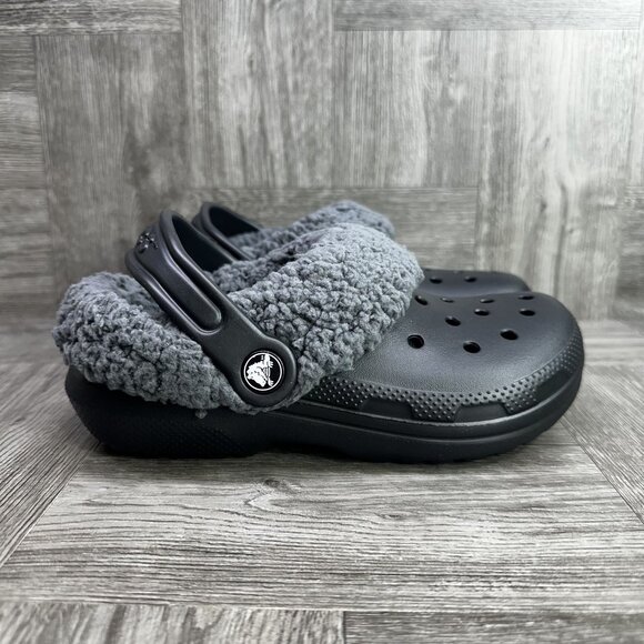 CROCS Classic Blitzen IV Kids size 12 Black Fleece Lined Clogs - Picture 2 of 9